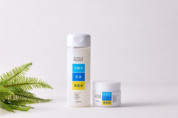 「シンプルバランス」保湿シリーズ　うるおいローション220mL 880円（税込参考価格）うるおいジェル100g 1,100円（税込参考価格）