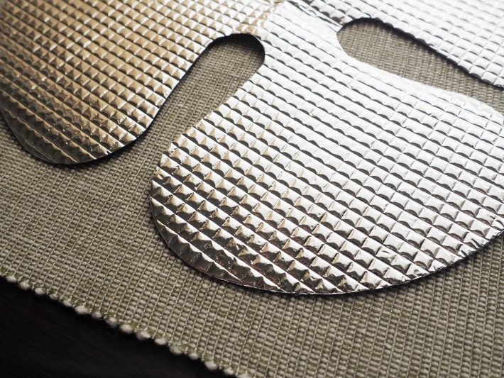 ダイソー「帽子用断熱アルミシート」