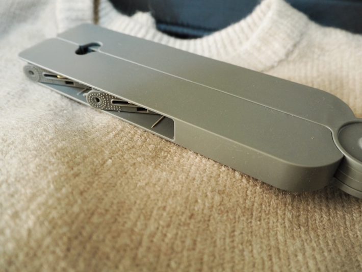 ダイソー「折りたたみハンガー」