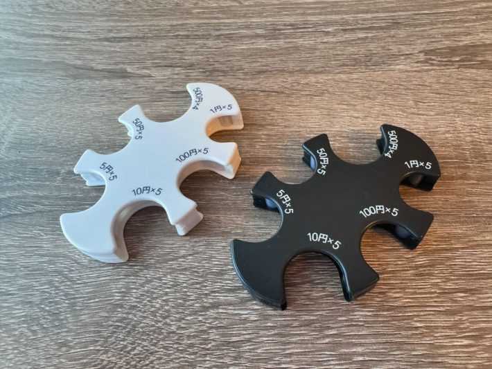 カラーはホワイトとブラックの2色展開