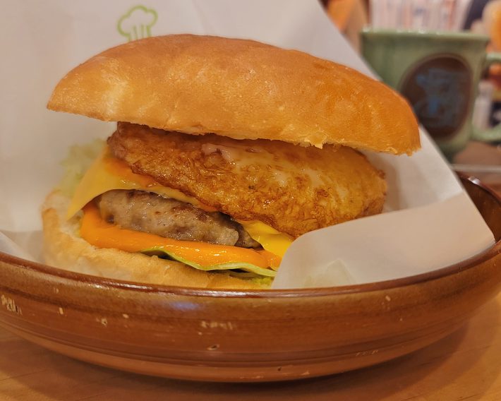 お月見フルムーンバーガー　750～820円（税込）