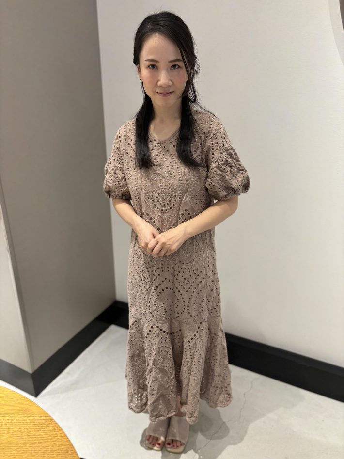 ベージュ系ワンピ