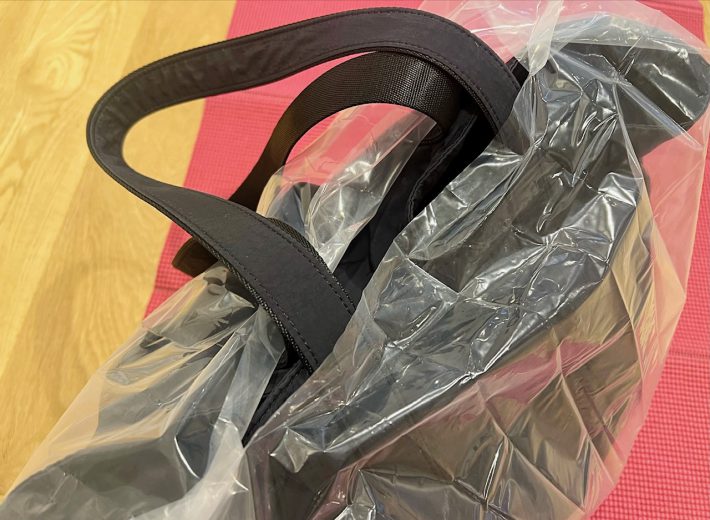 ダイソー「レインバッグカバー」