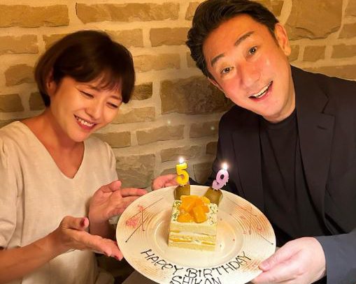 三田寛子、不倫報道4度の夫と誕生日ツーショットをあげる「サレ妻」の胸の内とは