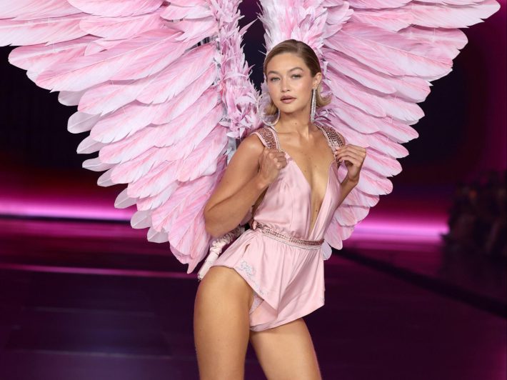 オープニングを飾ったジジ・ハディッド