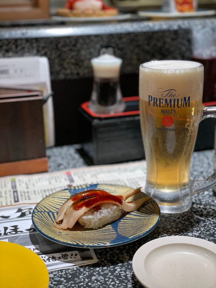 お寿司屋さんでビール