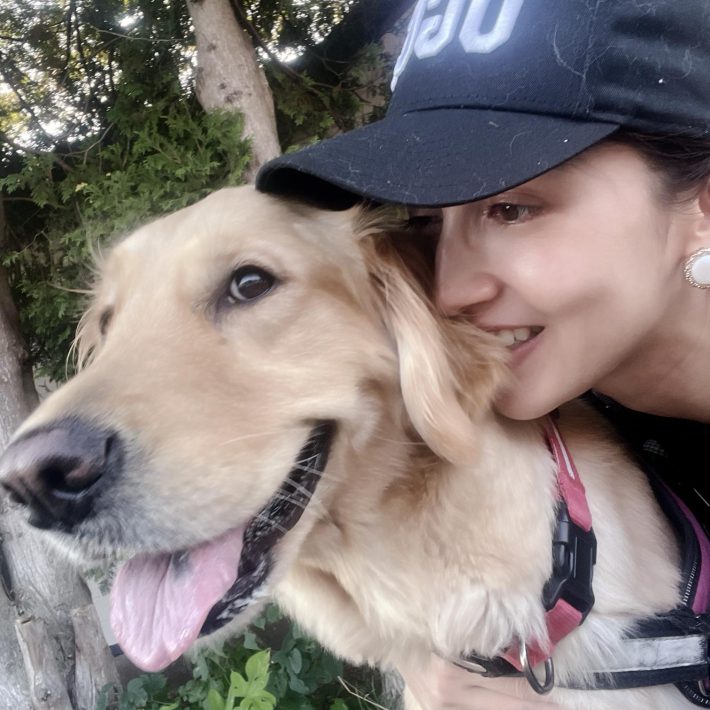 愛犬のリリーとともに故郷・北海道に