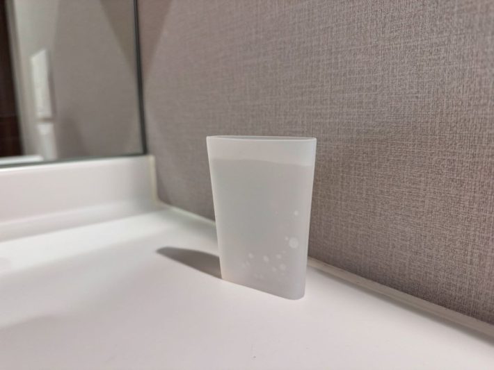 底面のマチは12mmで一応自立する