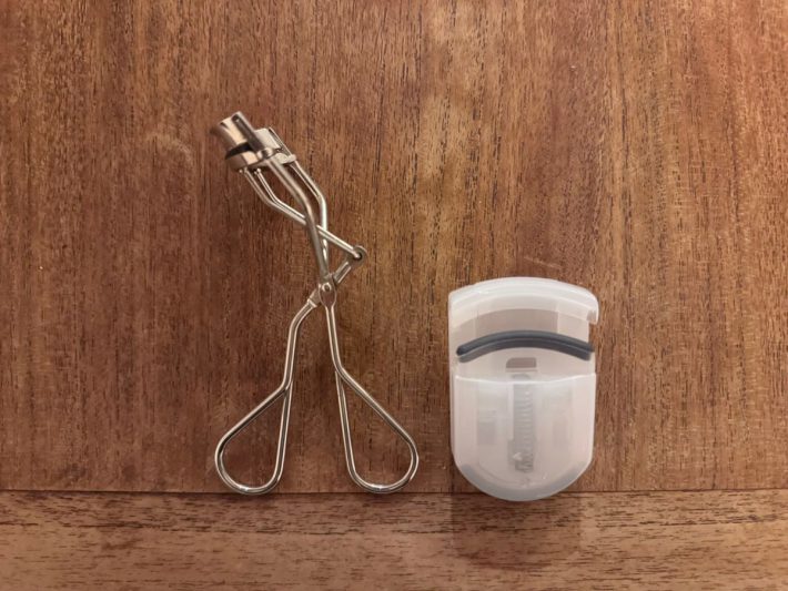 普通のビューラーと比べて高さは半分ほど