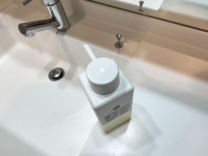 白色LEDやオレンジ色LEDが点灯・点滅する