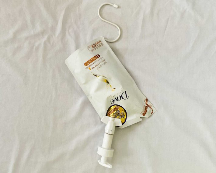 6 S字フックを取り付けるための穴を開ける必要があります。