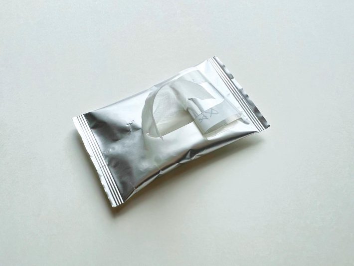 1枚ずつ取り出せるウェットティッシュのような形状