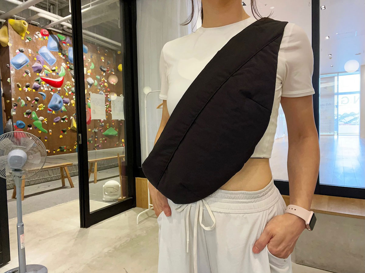 ユニクロの新作「1990円バッグ」が美シルエット＆高機能！アラフォー