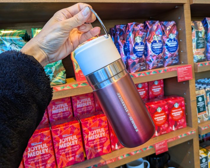 ステンレスボトルSTANLEY グラデーションクランベリー500ml　5300円