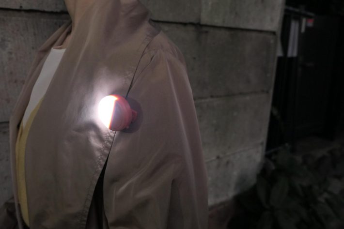 クリップ式になっているので好きなところに取り付け可能