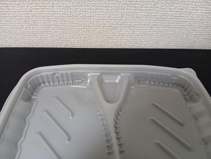 幕の内弁当容器3