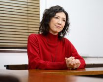 赤間麻里子さん