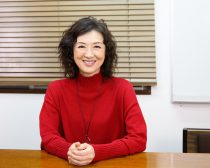 赤間麻里子さん