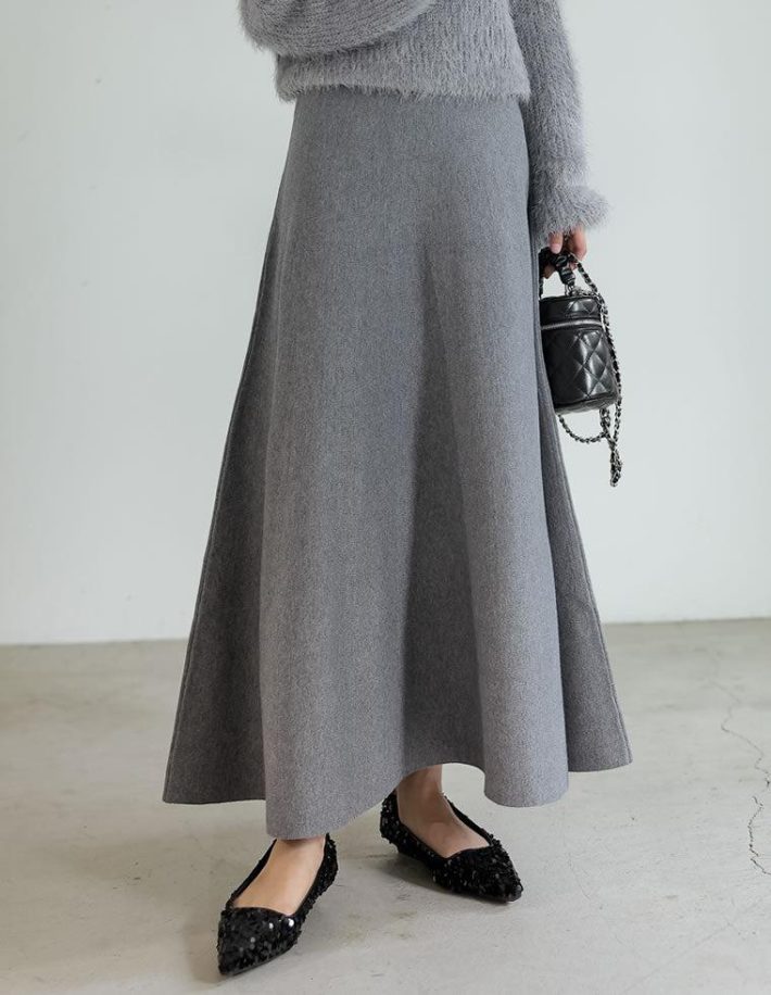 ミラノリブフレアニットスカート3698円／Re:EDIT