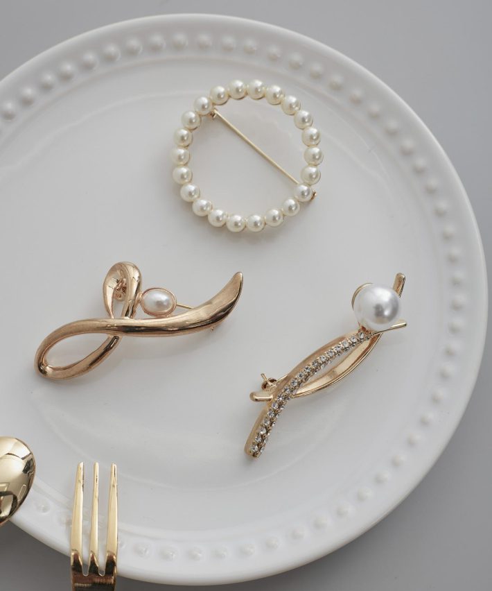 デザインモチーフブローチ