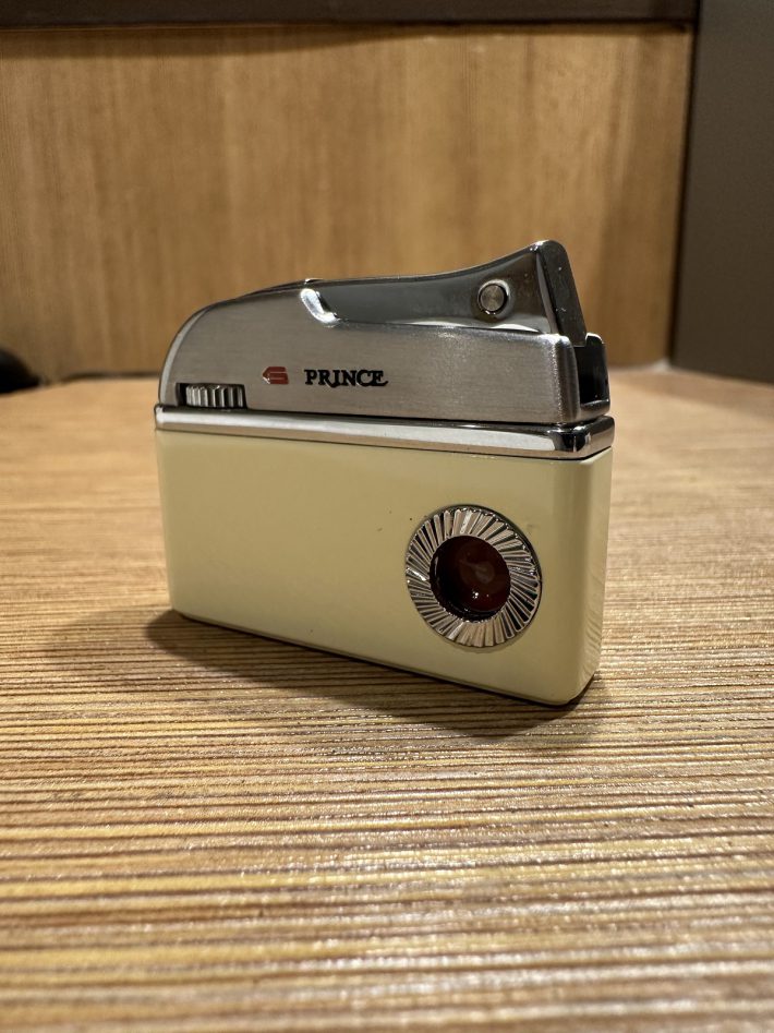 「プリンス ドルフィン」のレトロなガスライター