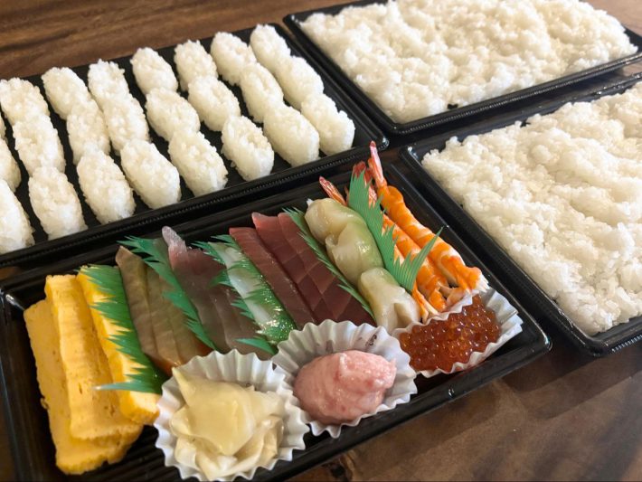 魚べい「おうちでにぎり寿司セット」（税込1570円）