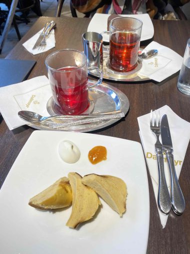 茜さんのデート中の写真(本人提供)