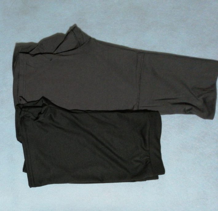黒の防寒インナー
