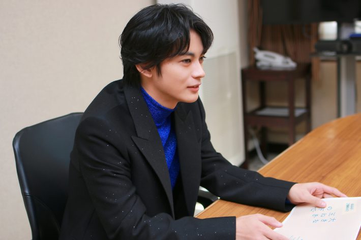 2024映画「大きな玉ねぎの下で」製作委員会 『大きな玉ねぎの下で』