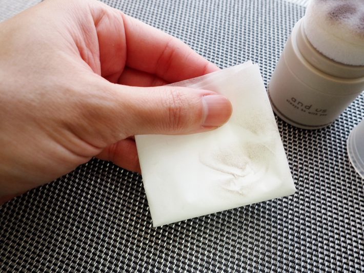 「【and　us】ヘアメイクパウダー」