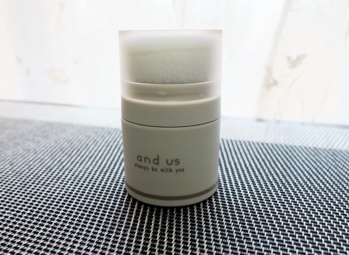 「【and　us】ヘアメイクパウダー」