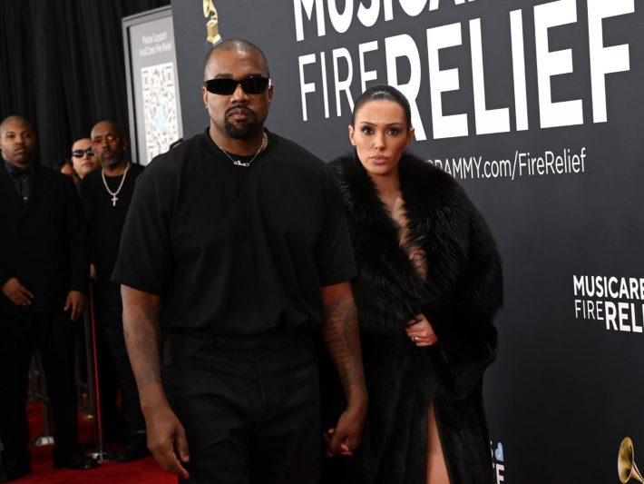 グラミー賞のレッドカーペットに登場したカニエ・ウエストとビアンカ・センソリさん