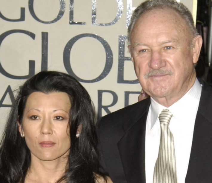 ジーン・ハックマンと妻のベッツィー・アラカワ