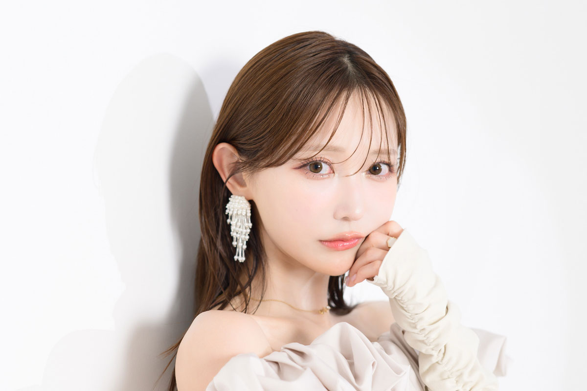 人気モデルによる“常識外れ”の美容本。4kgやせて挑んだ撮影と執筆の