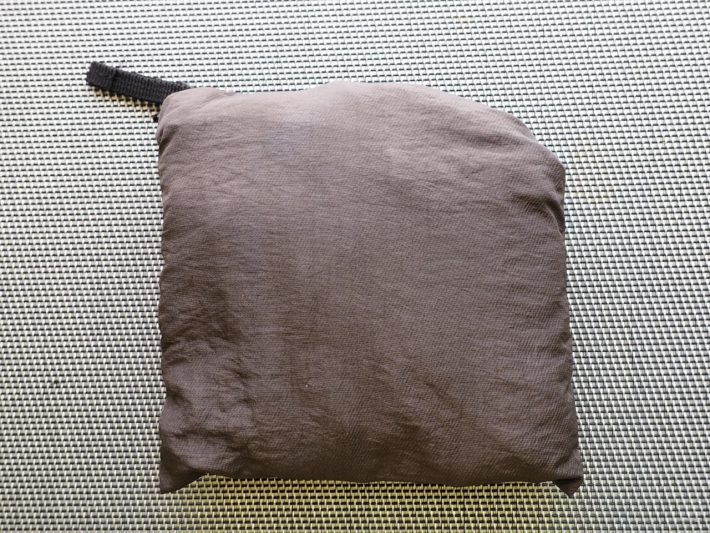 ダイソー　『Standard Products(スタンダードプロダクツ)』の折りたたみリュック