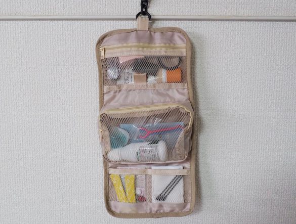 ダイソーブランド『Standard Products(スタンダードプロダクツ)』「ソフトナイロン吊り下げバッグ（3段：BE）」