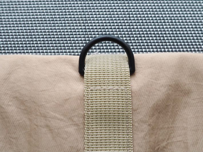 ダイソーブランド『Standard Products(スタンダードプロダクツ)』「ソフトナイロン吊り下げバッグ（３段：BE）」