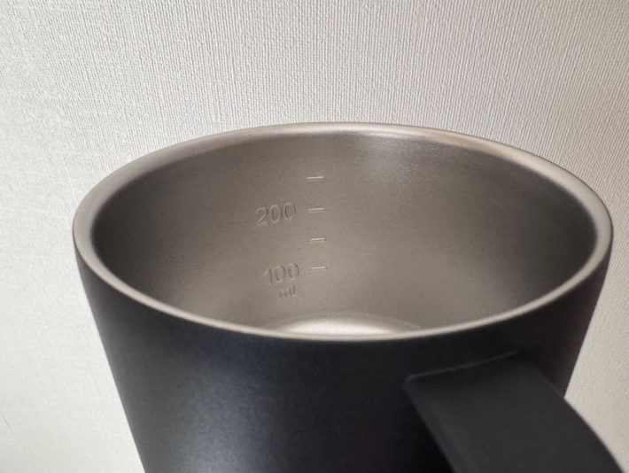 本体の内側には目盛りが