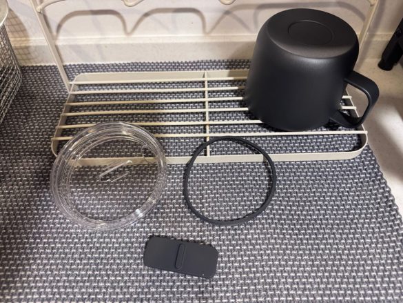 フタやパッキンなどのパーツを全て取り外して洗える