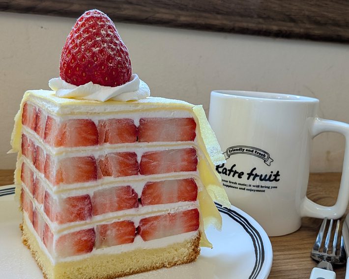 「RAFRE FRUIT」のクレープケーキ