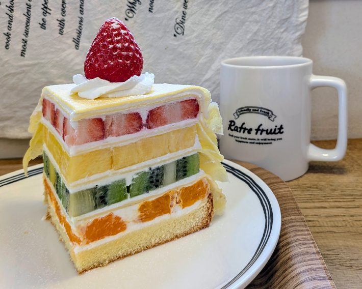 ミックスフルーツを使ったクレープケーキ