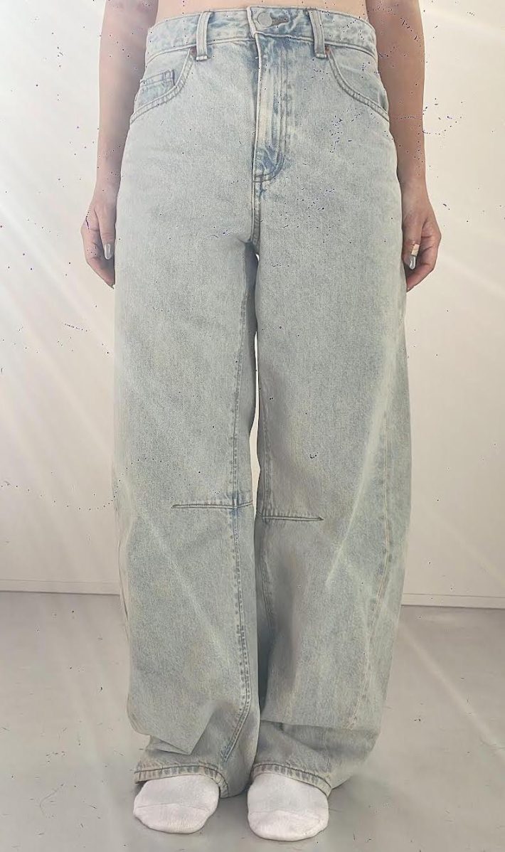 はいてみると思いのほか脚に馴染む