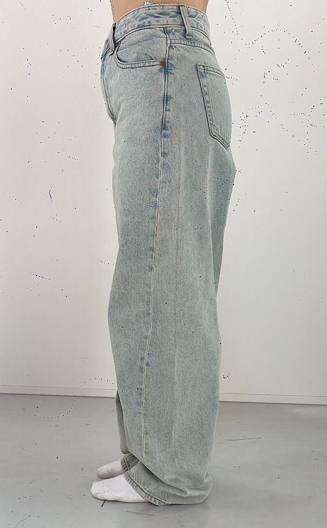 はいてみると思いのほか脚に馴染む