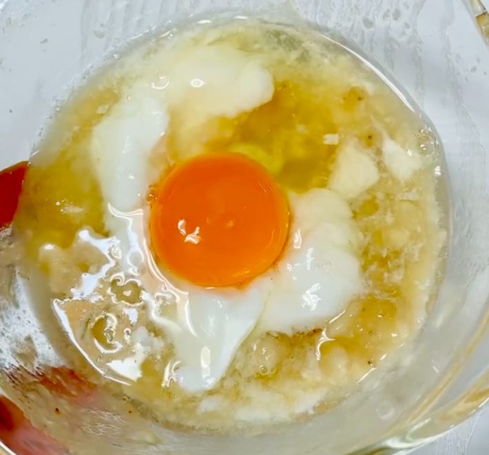 作り方・ボウルの中で材料をごちゃごちゃ混ぜる