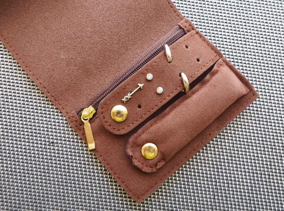 ダイソー　アクセサリーポーチ