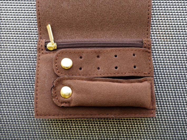 ダイソー　アクセサリーポーチ