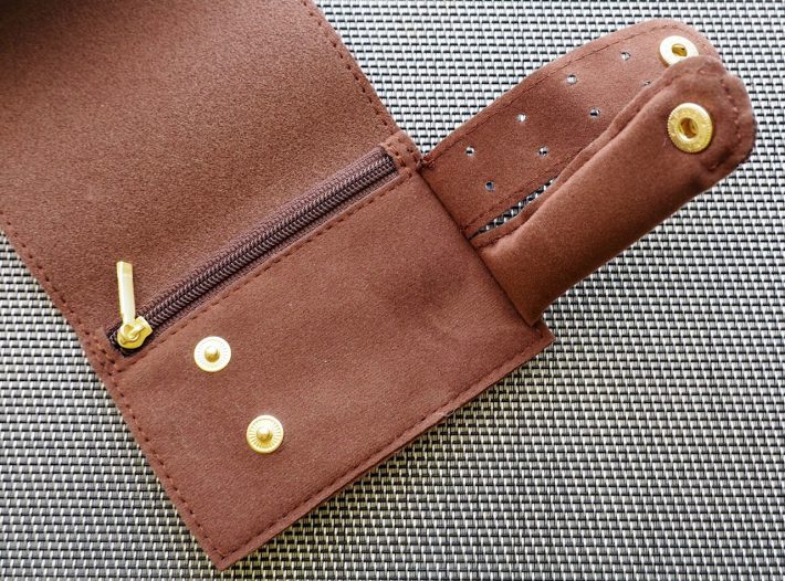 ダイソー　アクセサリーポーチ