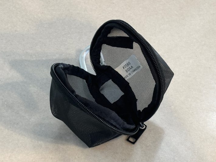 ナイロンメッシュコンパクトポーチ　590円（税込）