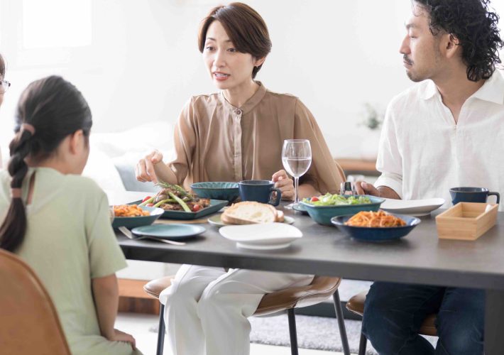 叱られる子ども