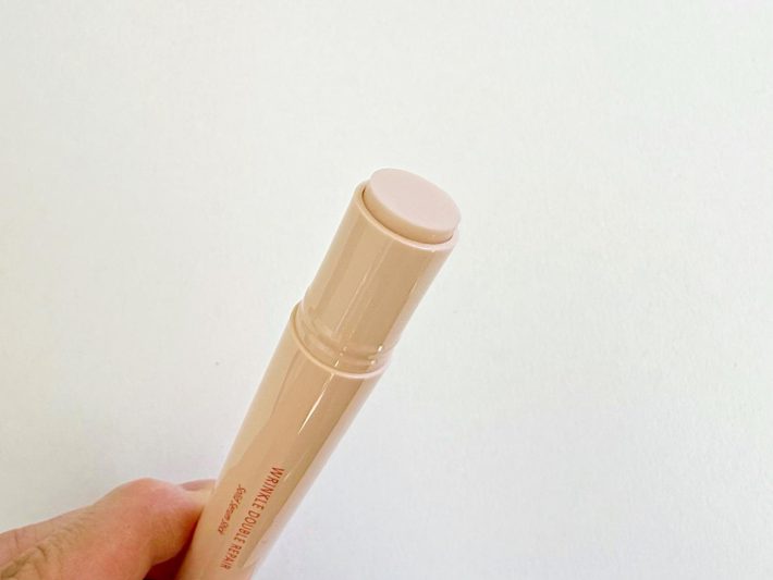 スティックを2~3mm程度くり出して塗布